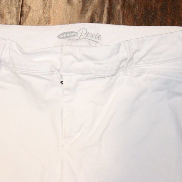 2/$20 🏷 Old Navy White Pixie Pants Size 6 - Picture 3 of 4